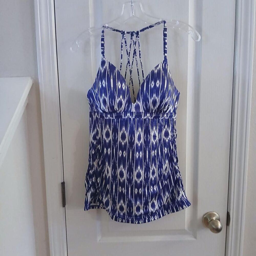 Athleta Blue and White Printed Tankini Top